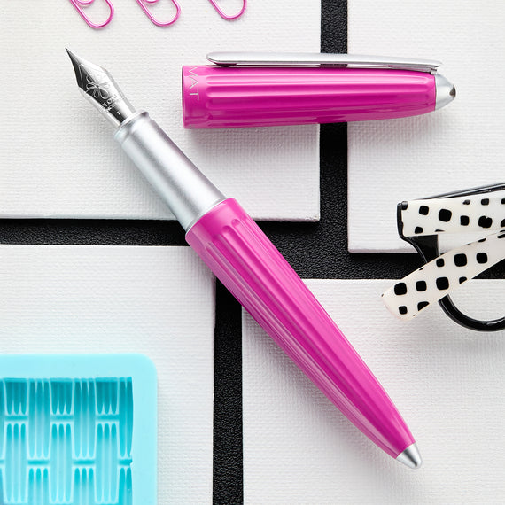 Diplomat Aero Fountain Pen - Fuchsia (Special Edition)