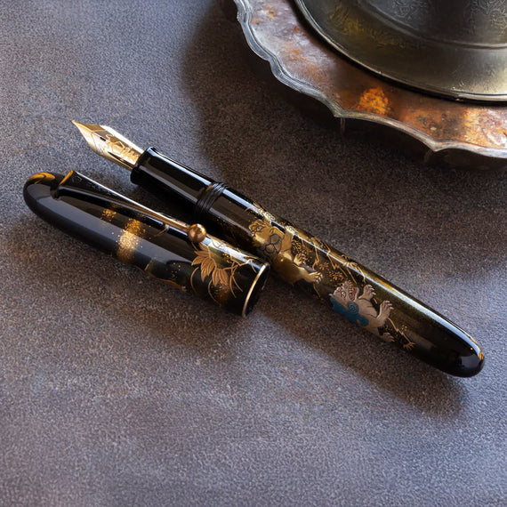 Namiki Yukari Royale Maki-e Fountain Pen - Lioness and Cubs
