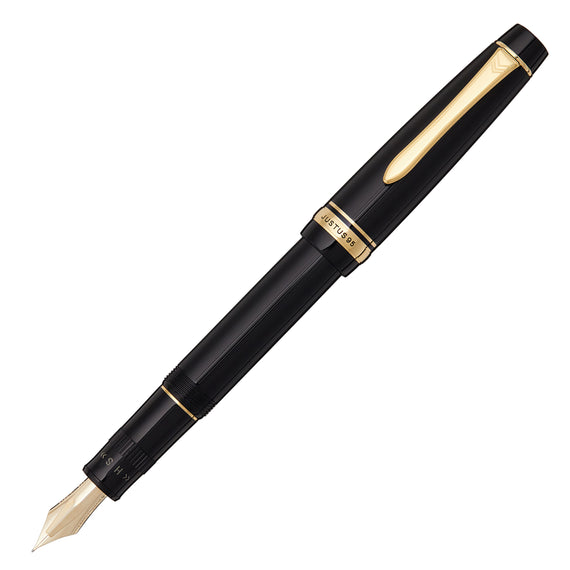 Pilot Justus 95 Fountain Pen - Black/Gold fountain pen on white background